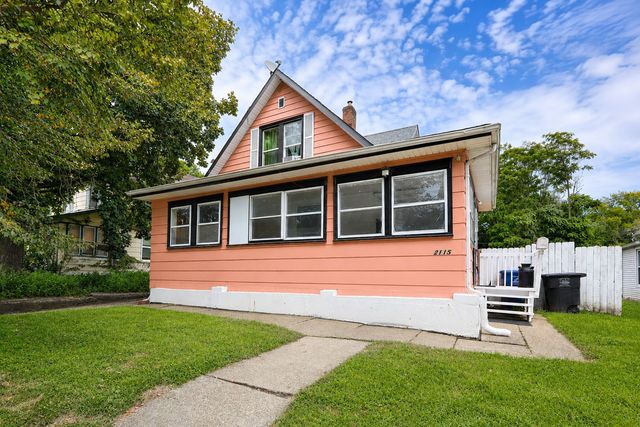 2115 E 13th Street, Des Moines, IA 50316