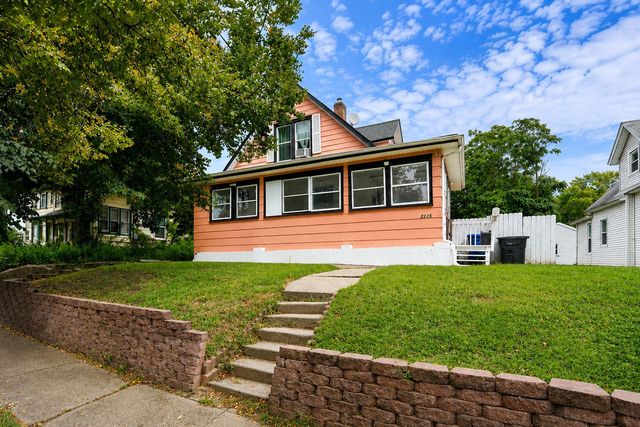 2115 E 13th Street, Des Moines, IA 50316