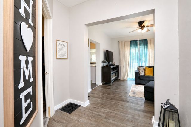 2115 E 13th Street, Des Moines, IA 50316