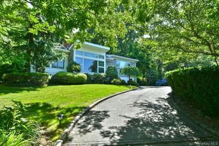 13 Vista Drive, Great Neck, NY 11021