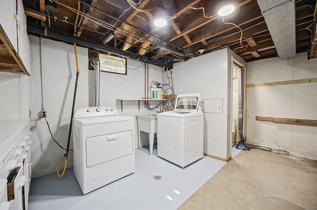 2909 Crestview Avenue, Kalamazoo, MI 49006