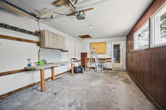 2909 Crestview Avenue, Kalamazoo, MI 49006
