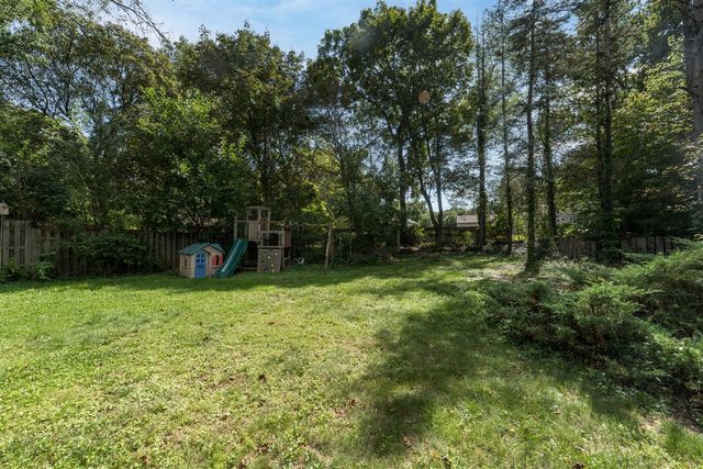 2909 Crestview Avenue, Kalamazoo, MI 49006