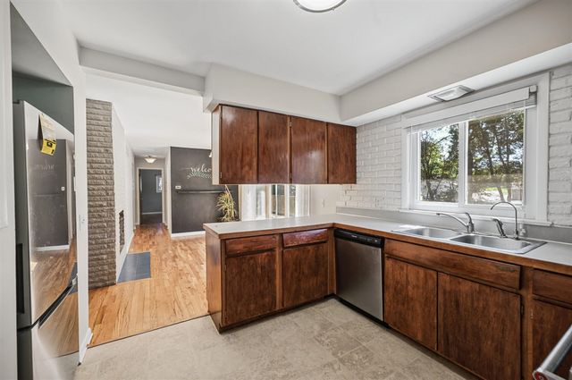 2909 Crestview Avenue, Kalamazoo, MI 49006
