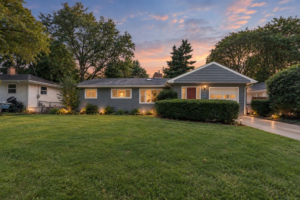 2909 Crestview Avenue, Kalamazoo, MI 49006