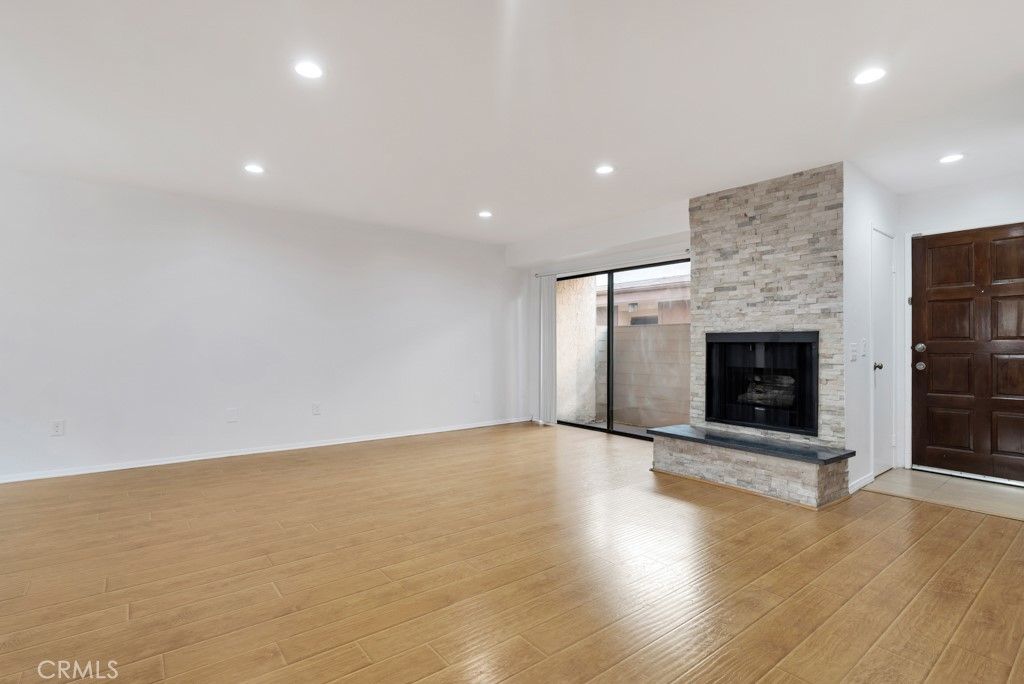 7240 Shirley 102, Reseda, CA 91335 — photo 4