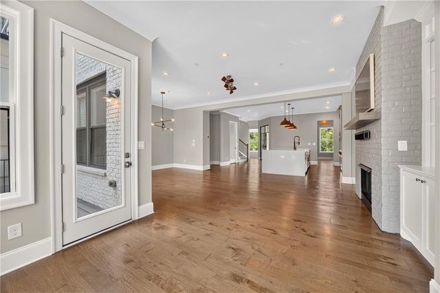 124 W Wieuca Road NE, Sandy Springs, GA 30342