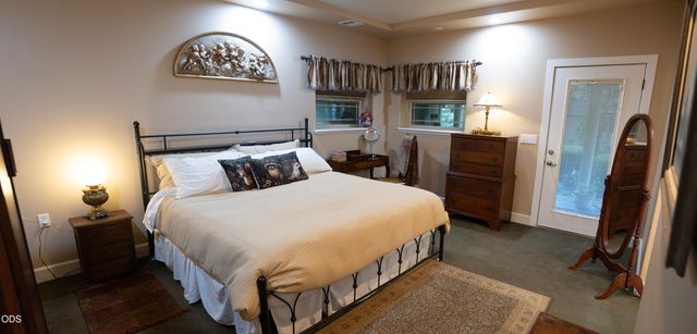 347 Peckerwood Lane, Grants Pass, OR 97527