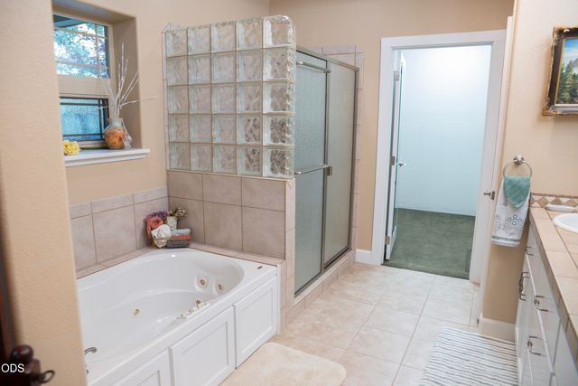 347 Peckerwood Lane, Grants Pass, OR 97527