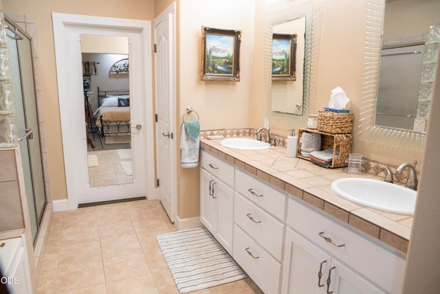 347 Peckerwood Lane, Grants Pass, OR 97527