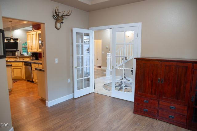 347 Peckerwood Lane, Grants Pass, OR 97527