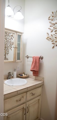 347 Peckerwood Lane, Grants Pass, OR 97527