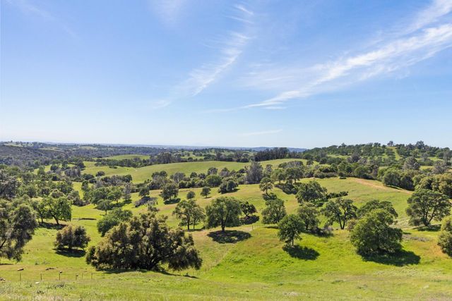 11015 Vintage Rd, Ione, CA 95640