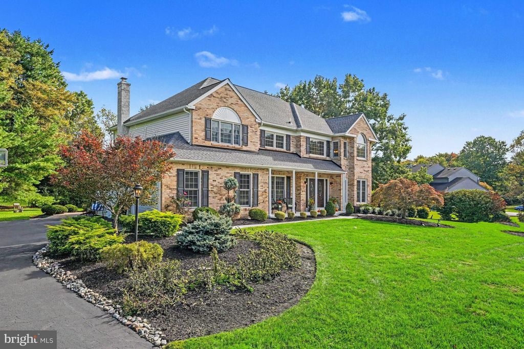 1075 CARRIAGE LN, BLUE BELL, PA 19422 — exterior