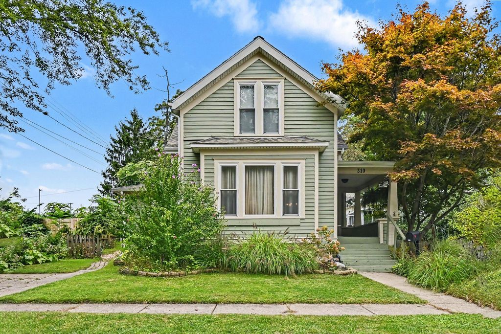 310 Fleming Street, Howell, MI 48843