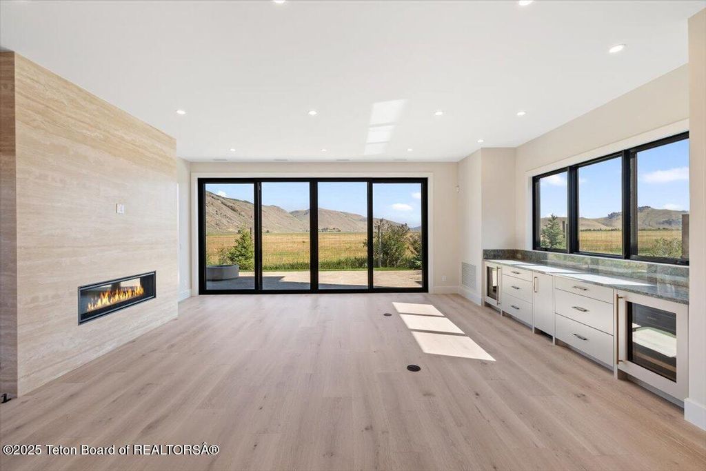 405 TETON Avenue, Jackson, WY 83001 photo 4