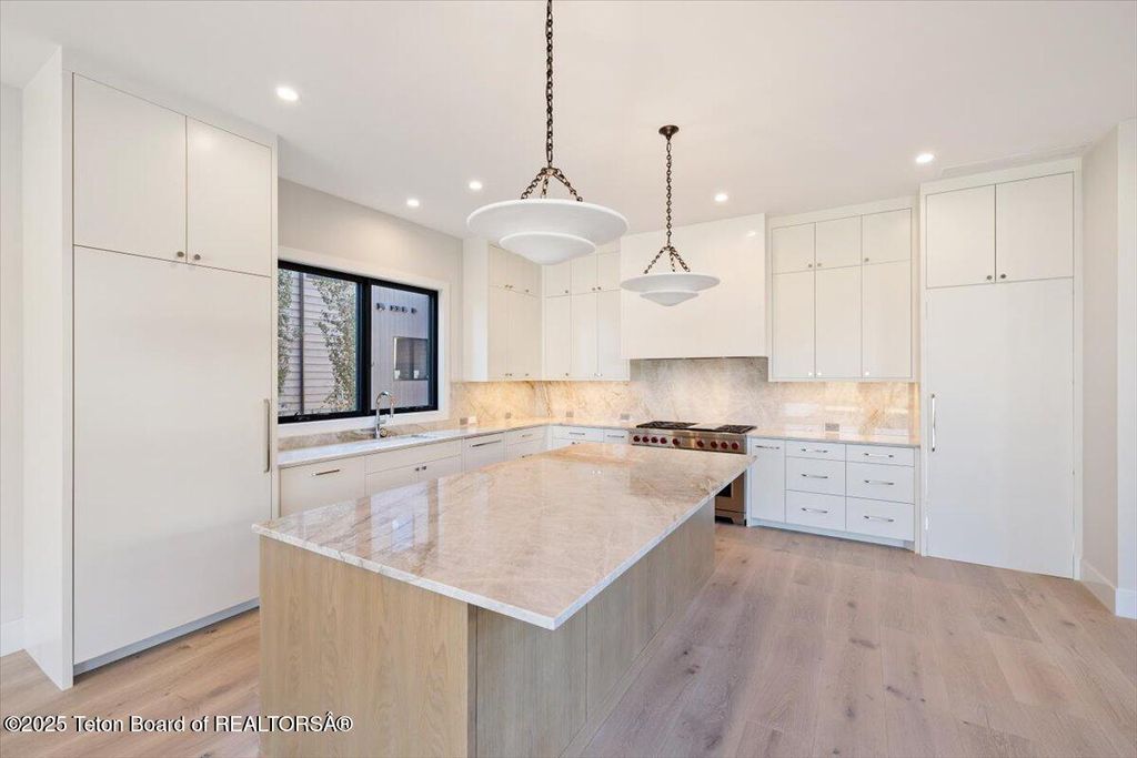 405 TETON Avenue, Jackson, WY 83001 photo 6