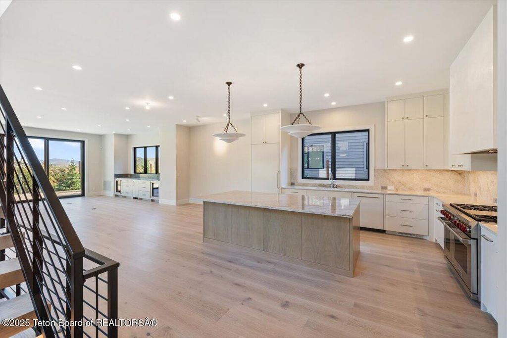 405 TETON Avenue, Jackson, WY 83001 photo 7