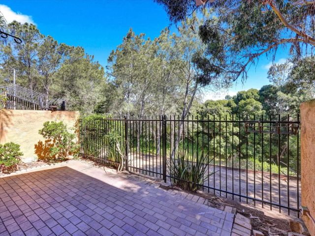 8995 Via Andar, San Diego, CA 92122