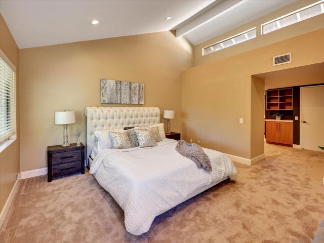 8995 Via Andar, San Diego, CA 92122