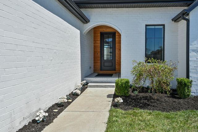6038 S Maryland Avenue, Springfield, MO 65810