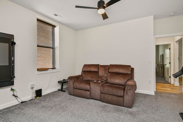 6038 S Maryland Avenue, Springfield, MO 65810