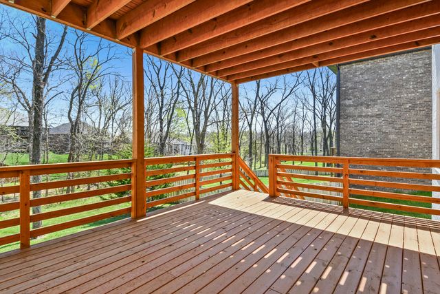 6038 S Maryland Avenue, Springfield, MO 65810
