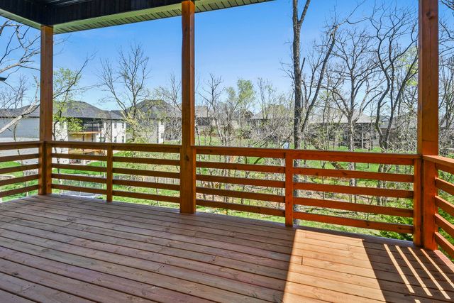 6038 S Maryland Avenue, Springfield, MO 65810