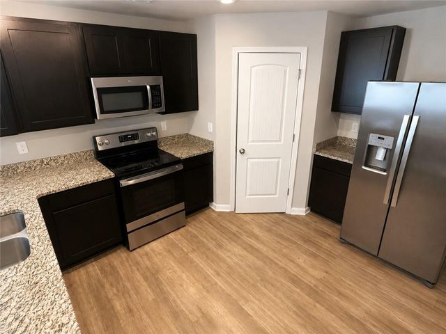 200 Woodlands Drive, Jackson, GA 30233