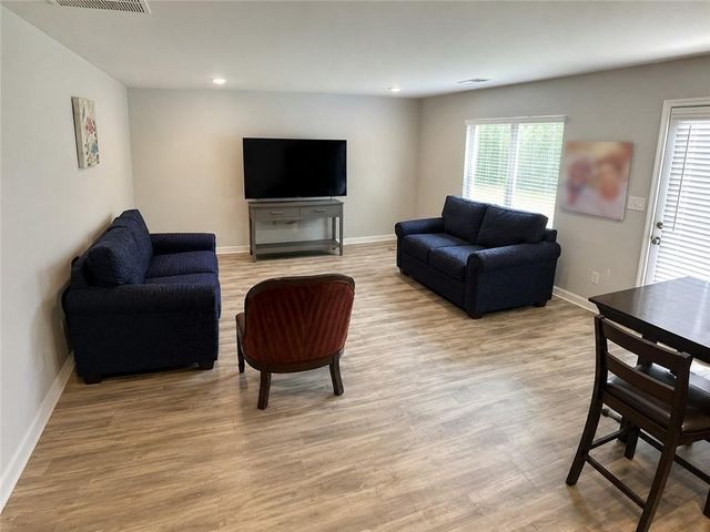 200 Woodlands Drive, Jackson, GA 30233
