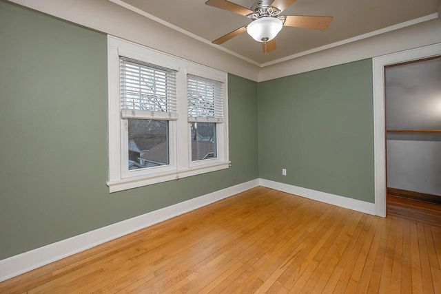 2323 E Falling Heath PLACE, Milwaukee, WI 53207