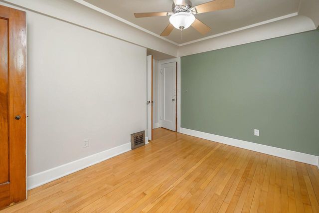 2323 E Falling Heath PLACE, Milwaukee, WI 53207