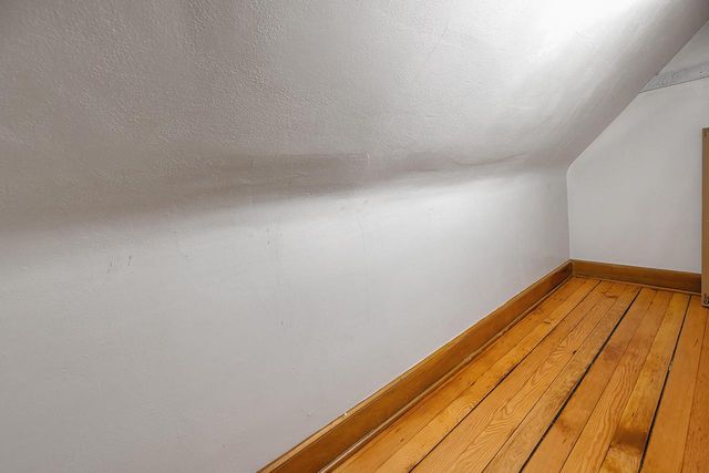 2323 E Falling Heath PLACE, Milwaukee, WI 53207