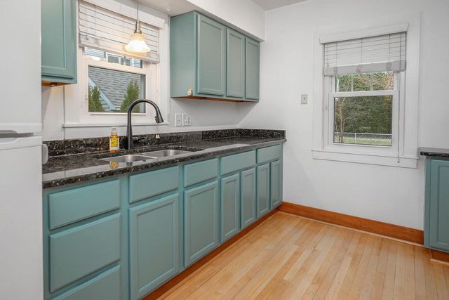 2323 E Falling Heath PLACE, Milwaukee, WI 53207