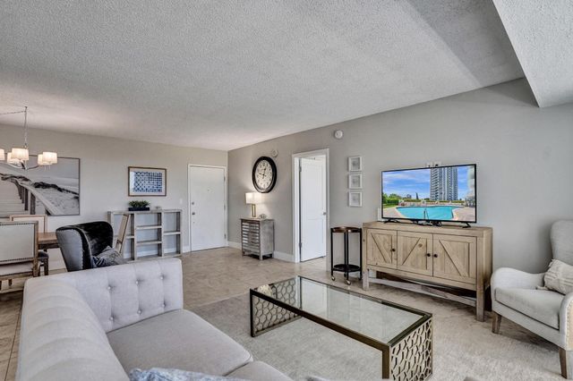 2715 N OCEAN Boulevard 6C, Fort Lauderdale, FL 33308