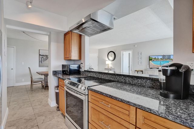 2715 N OCEAN Boulevard 6C, Fort Lauderdale, FL 33308