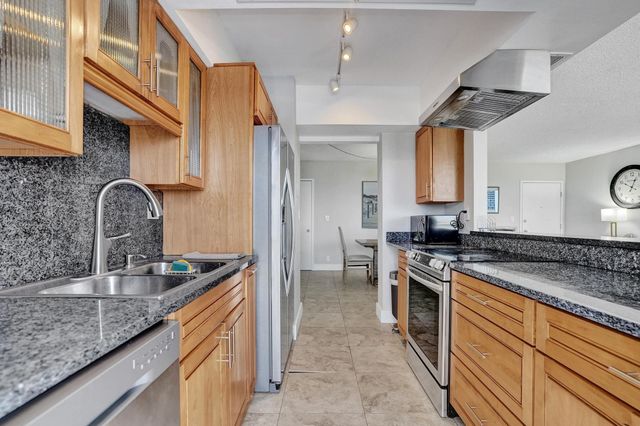 2715 N OCEAN Boulevard 6C, Fort Lauderdale, FL 33308
