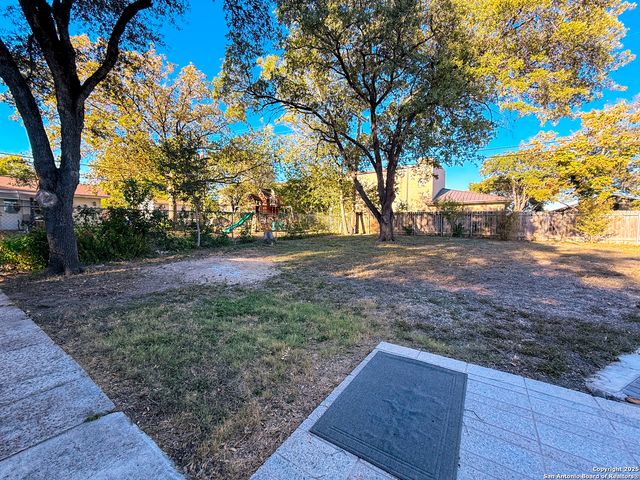 10402 Redlawn, San Antonio, TX 78230