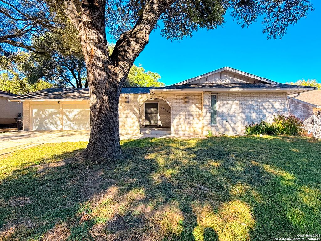 10402 Redlawn, San Antonio, TX 78230