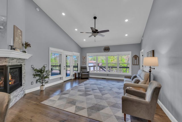 12 Hickory View Ln, Crossville, TN 38572