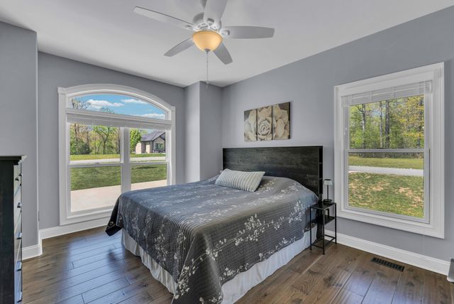 12 Hickory View Ln, Crossville, TN 38572