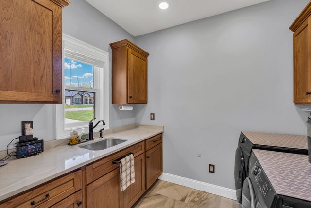 12 Hickory View Ln, Crossville, TN 38572