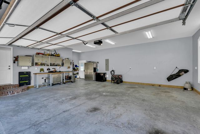 12 Hickory View Ln, Crossville, TN 38572