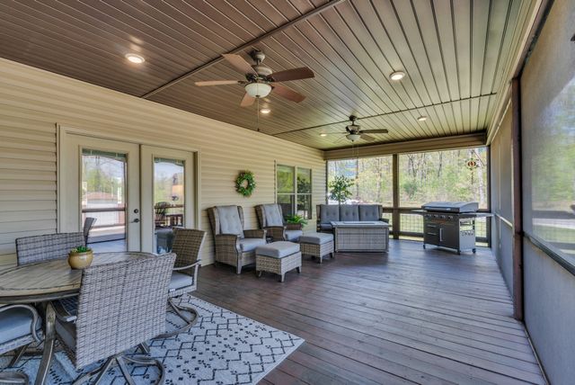 12 Hickory View Ln, Crossville, TN 38572