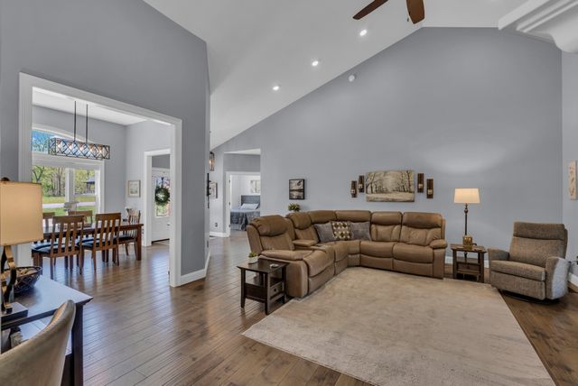 12 Hickory View Ln, Crossville, TN 38572