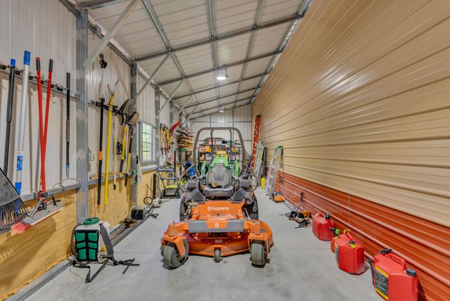12 Hickory View Ln, Crossville, TN 38572
