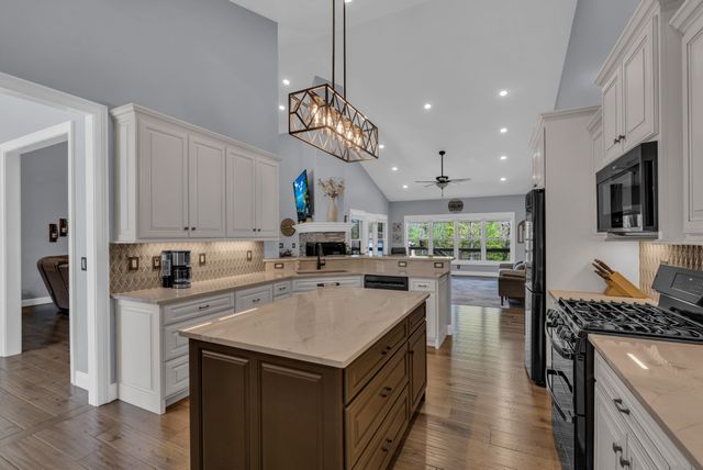 12 Hickory View Ln, Crossville, TN 38572