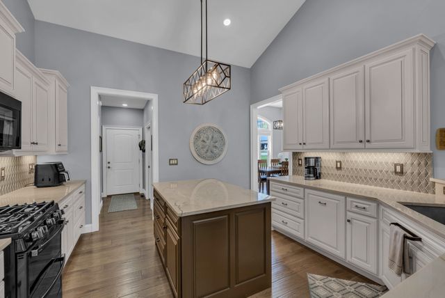 12 Hickory View Ln, Crossville, TN 38572