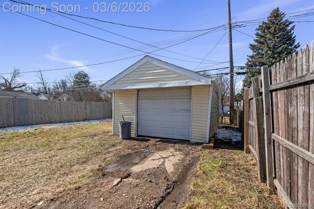 977 Kettering Avenue, Pontiac, MI 48340