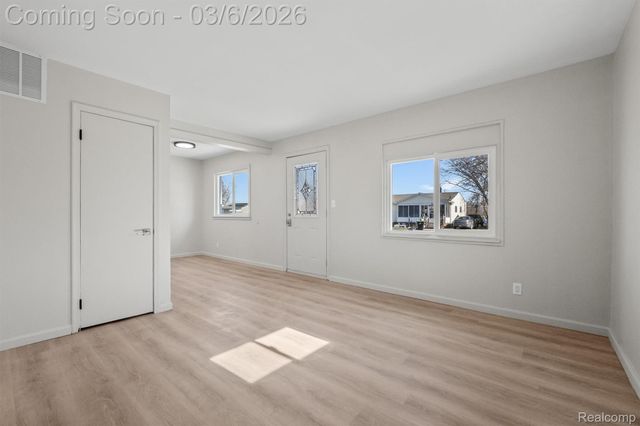 977 Kettering Avenue, Pontiac, MI 48340